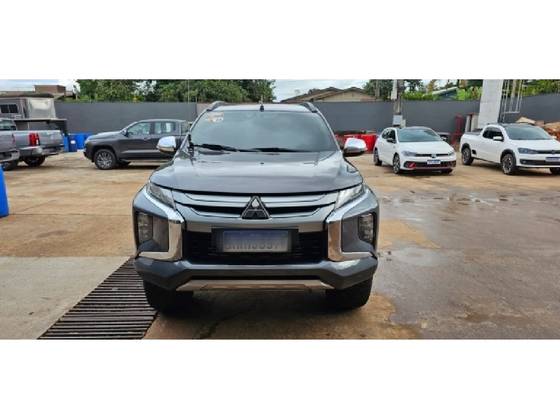 MITSUBISHI L200 TRITON 2.4 16V TURBO DIESEL SPORT HPE CD 4P 4X4 AUTOMÁTICO